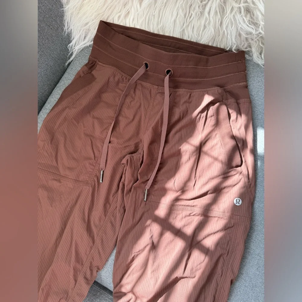 Lululemon Dance Studio Mid-Rise Pants Brown Size 2 - Picture 4 of 13